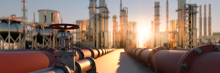 Natural gas pipeline in a refinery. Industry that uses castable anchors.